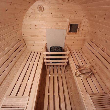 Haus Strandkoerv Mit Fass-Sauna Loddin Esterno foto