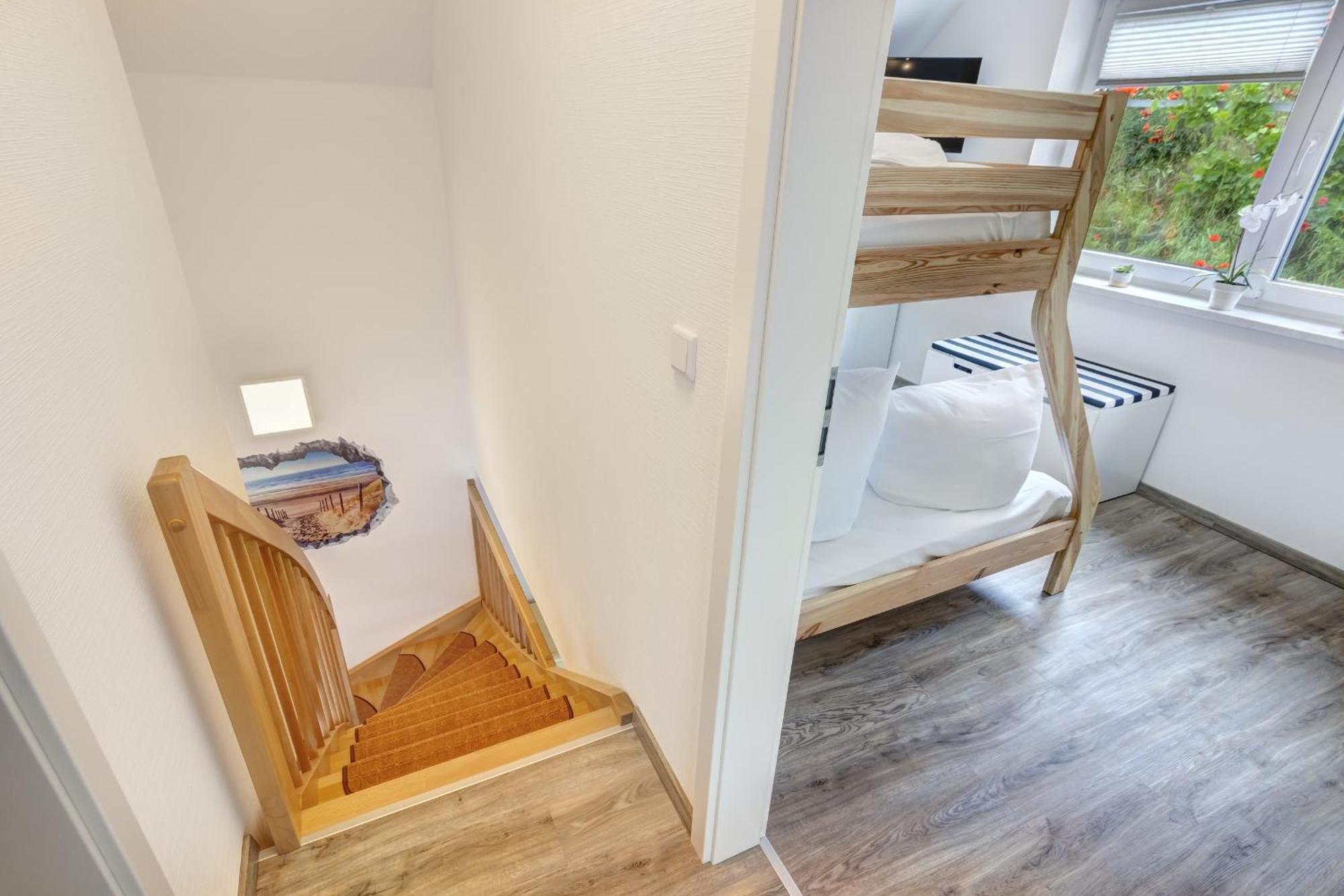 Haus Strandkoerv Mit Fass-Sauna Loddin Esterno foto