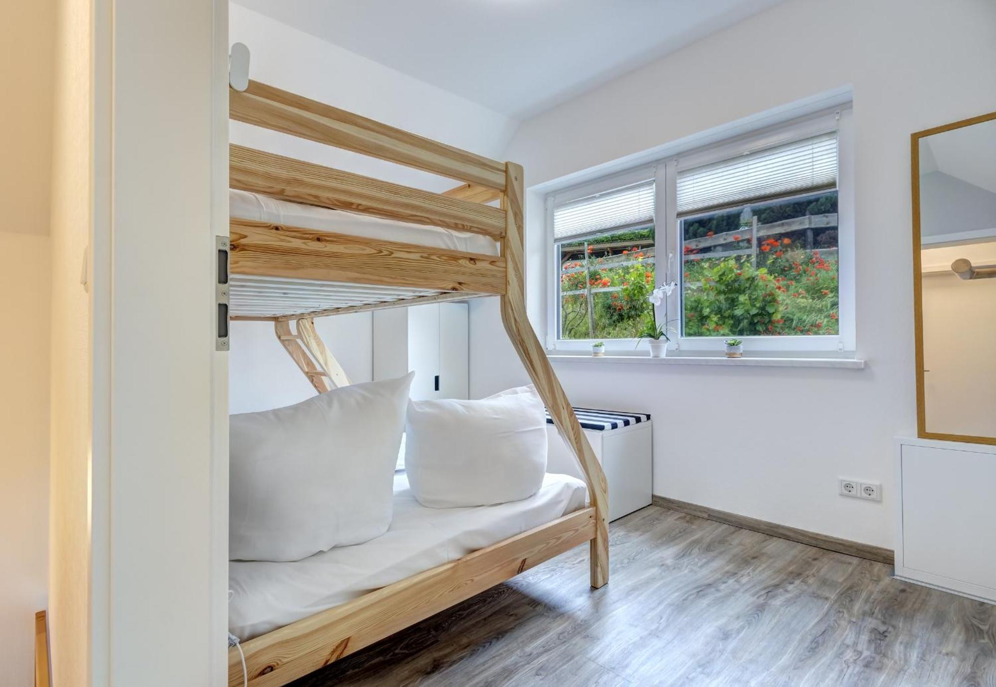 Haus Strandkoerv Mit Fass-Sauna Loddin Esterno foto