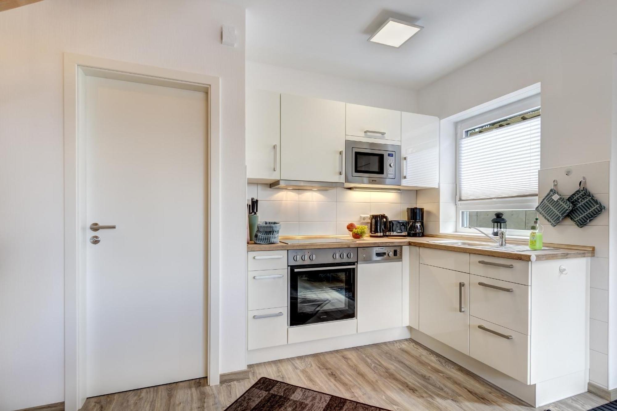 Haus Strandkoerv Mit Fass-Sauna Loddin Esterno foto