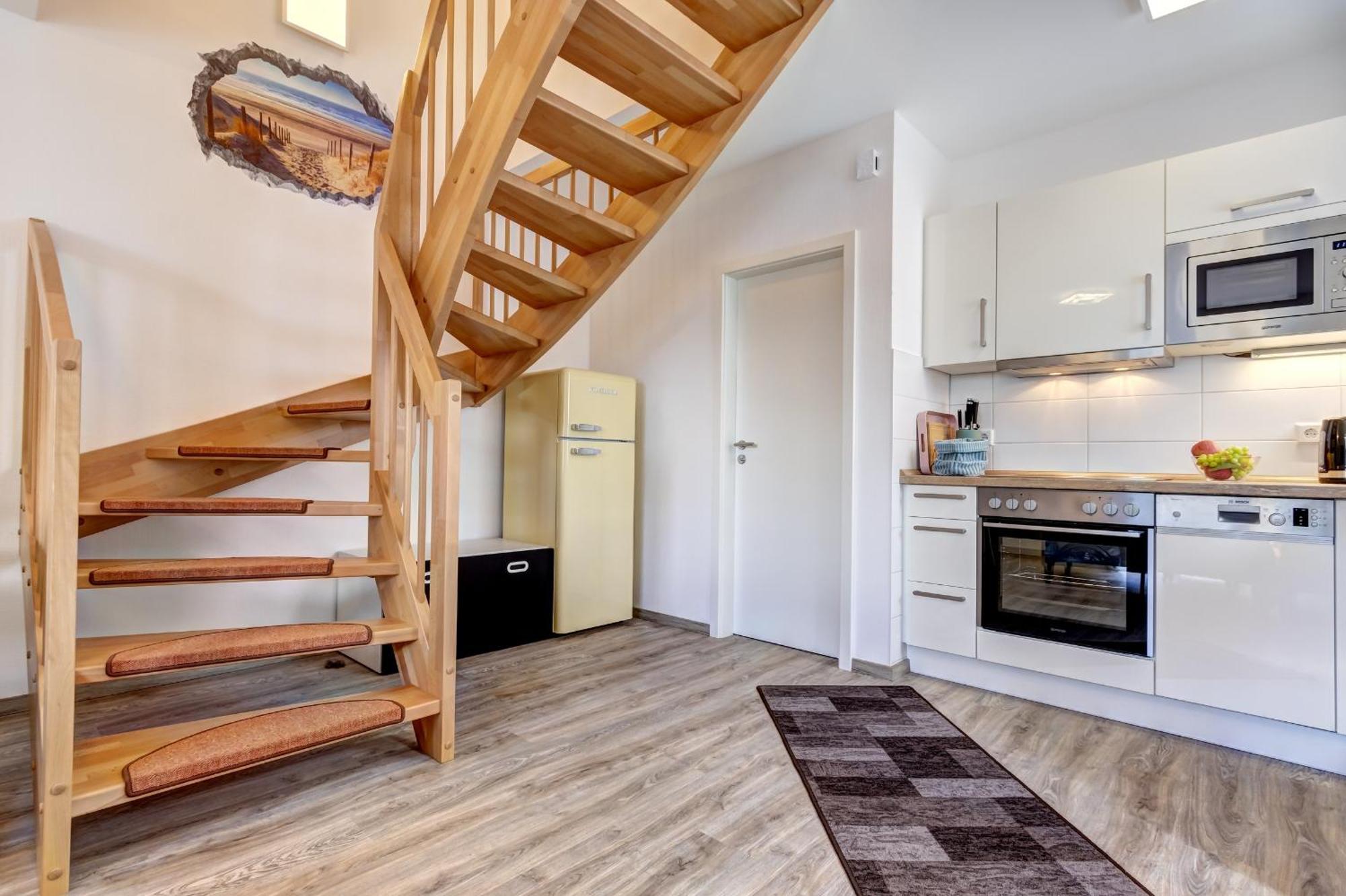 Haus Strandkoerv Mit Fass-Sauna Loddin Esterno foto